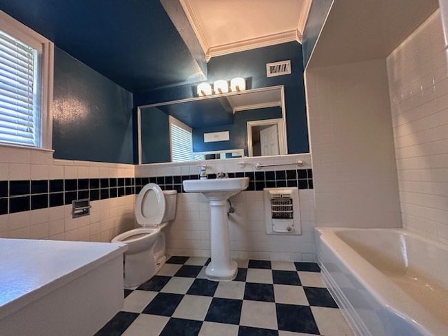 Bathroom 3 | Image 21