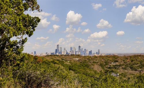 201 Buckeye Trl, West Lake Hills, TX, 78746-4419 | Card Image