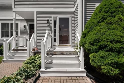 622-622 Hampton Way, Abington, MA, 02351-4013 | Card Image