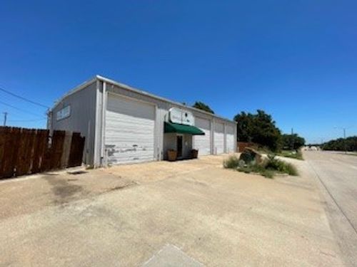 609 E Pleasant Run Rd, Cedar Hill, TX, 75104-1851 | Card Image