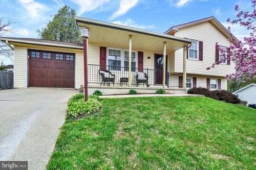 103 Overview Cir E, Red Lion, PA, 17356-8901 | Card Image