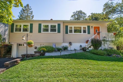 219 Skyline Lake Dr, Ringwood, NJ, 07456-1952 | Card Image