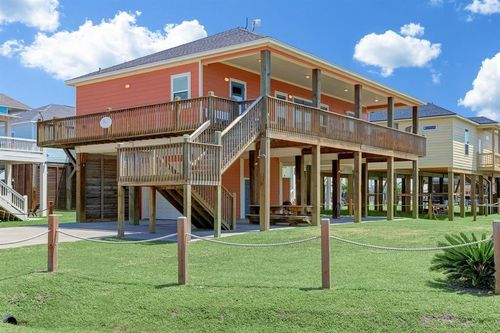 934 S Cove, Crystal Beach, TX, 77650-3428 | Card Image