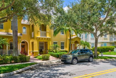 201 - 115 Seagrape Drive, Condo with 3 bedrooms, 2 bathrooms and null parking in Jupiter FL | Image 3