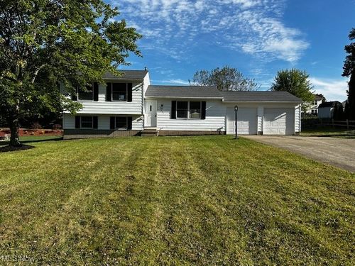 2827 Cynthia Dr, Medina, OH, 44256-7926 | Card Image