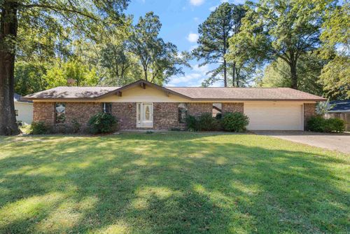 13 Oakdale Dr, Conway, AR, 72034-6117 | Card Image