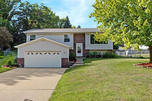 422 Scott Court, Hartford, WI, 53027 | Card Image