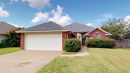 2404 Trace Mdws, College Station, TX, 77845-4313 | Card Image