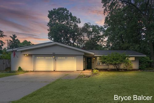 1891 Crestwood Ln, Norton Shores, MI, 49441-4505 | Card Image