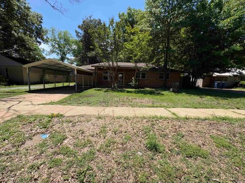 610 N Roselawn Dr, West Memphis, AR, 72301-1946 | Card Image