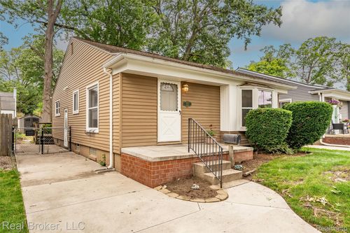 1919 Fern St, Royal Oak, MI, 48073-4185 | Card Image