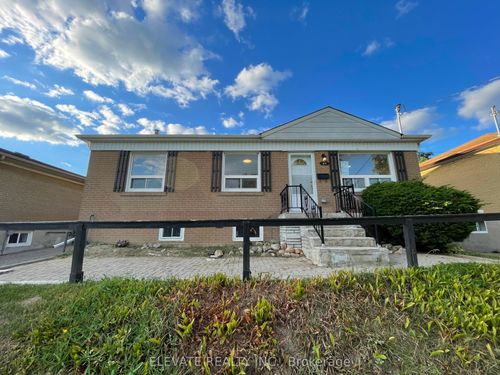 64 Nash Dr, North York, ON, M3M2L5 | Card Image