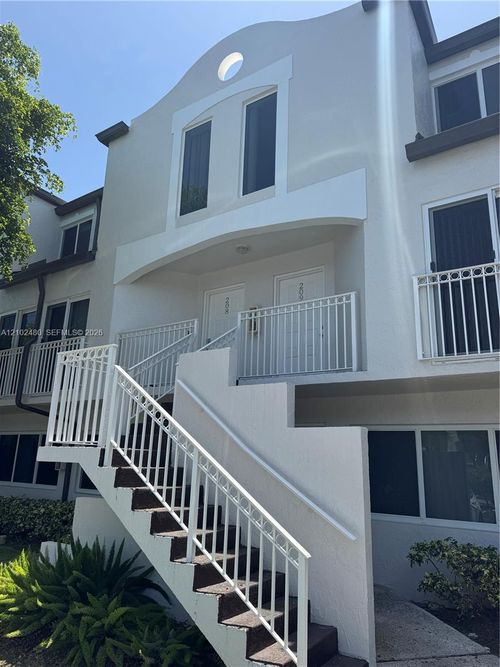 4-208-8670 Nw 6th Ln, Miami, FL, 33126-3844 | Card Image