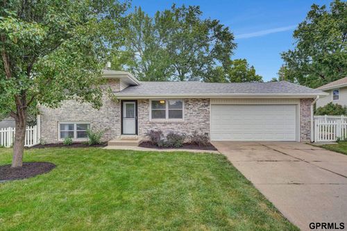 4821 Woodhaven Dr, Lincoln, NE, 68516-1265 | Card Image