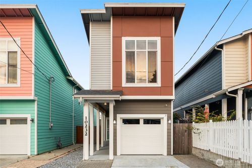 10232 17th Ave Sw, Seattle, WA, 98146-1303 | Card Image