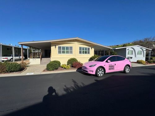 121 Mountain Springs Dr, San Jose, CA, 95136-1225 | Card Image