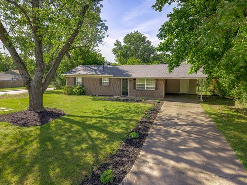 2101 Sycamore Pl, Springdale, AR, 72762-7339 | Card Image