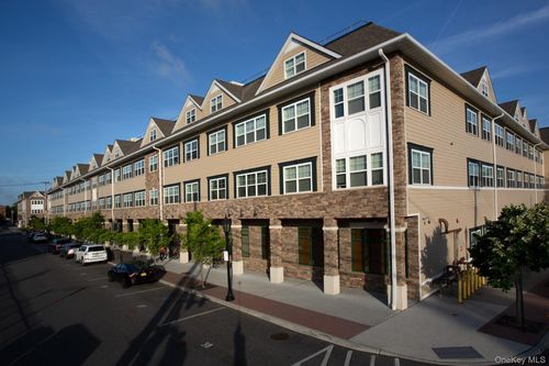 e217-180 Atlantic Ave, Farmingdale, NY, 11735-2779 | Card Image