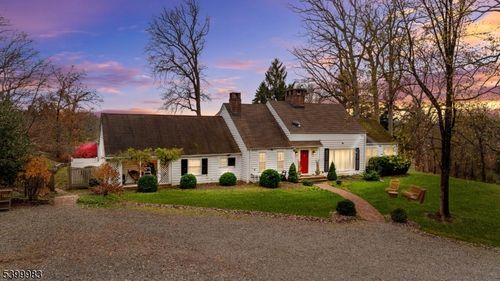 300 Old Farm Rd, Bedminster, NJ, 07921-2556 | Card Image