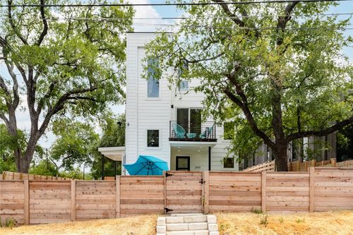 2415 E 10th St, Austin, TX, 78702-3505 | Card Image