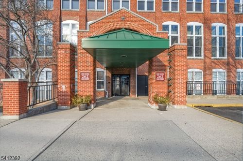 apt-107-262 Main St, Little Falls, NJ, 07424-1355 | Card Image