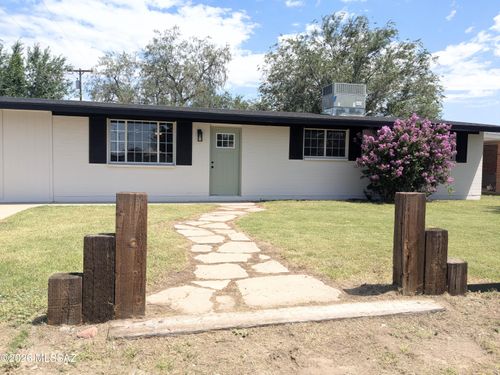 813 W Delos St, Willcox, AZ, 85643-1501 | Card Image