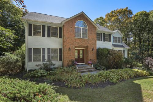 6 Pinewood Dr, New Fairfield, CT, 06812-2211 | Card Image
