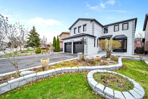 6062 Prairie Cir, Mississauga, ON, L5N5Z5 | Card Image