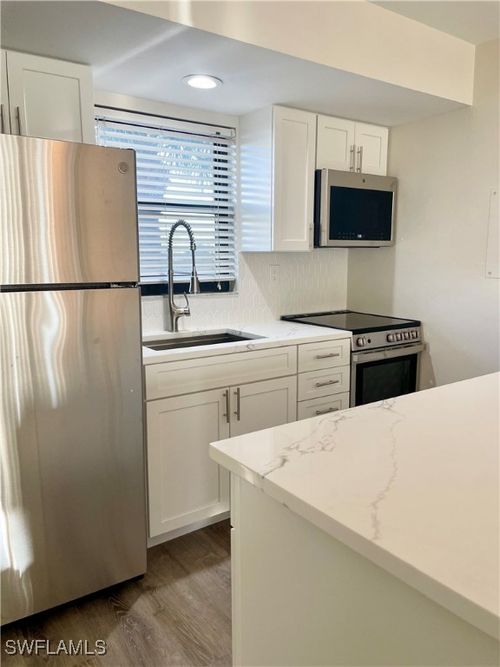 d304-1012 Anglers Cv, MARCO ISLAND, FL, 34145-2385 | Card Image