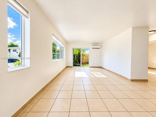 4-501 Ne 82nd Ter, Miami, FL, 33138-4037 | Card Image