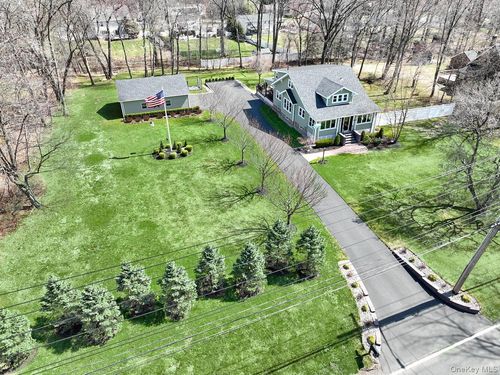 385 Kings Hwy, Valley Cottage, NY, 10989-1529 | Card Image