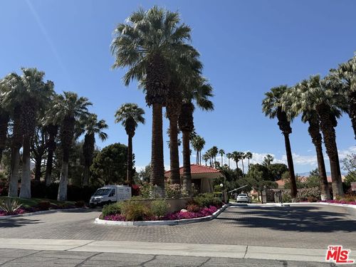215-675 N Los Felices Cir W, Palm Springs, CA, 92262-0620 | Card Image