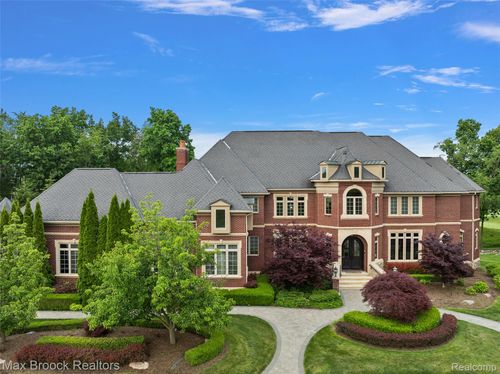 7428 Foxburg Ct, Clarkston, MI, 48348-5060 | Card Image