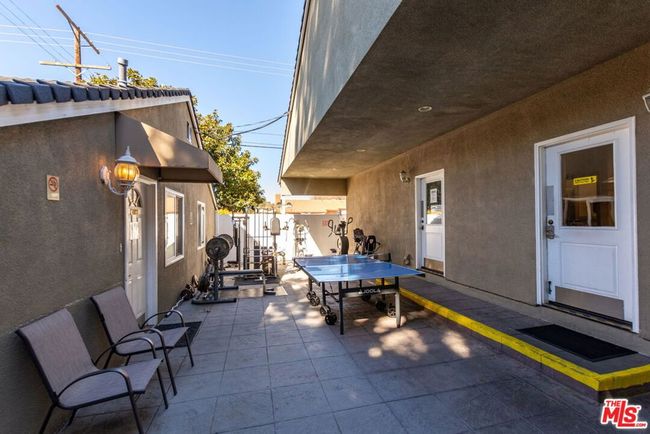 6957 Enfield Ave, House other with 6 bedrooms, 4 bathrooms and 4 parking in Reseda CA | Image 15