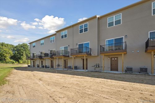 1691 Pinecroft Ln, Howell, MI, 48855-7802 | Card Image