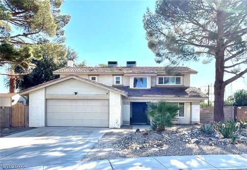 2246 Windsor Dr, Henderson, NV, 89014-3730 | Card Image