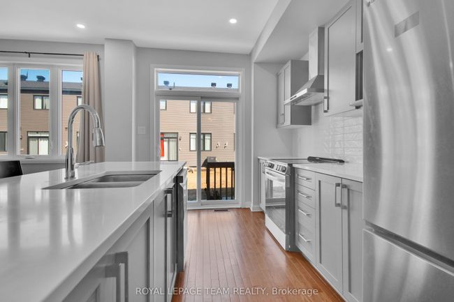 123 Chakra Street, House attached with 3 bedrooms, 3 bathrooms and 2 parking in Barrhaven ON | Image 17