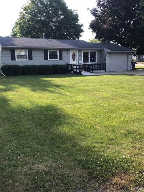 316 Harvey St, Freeland, MI, 48623-9004 | Card Image