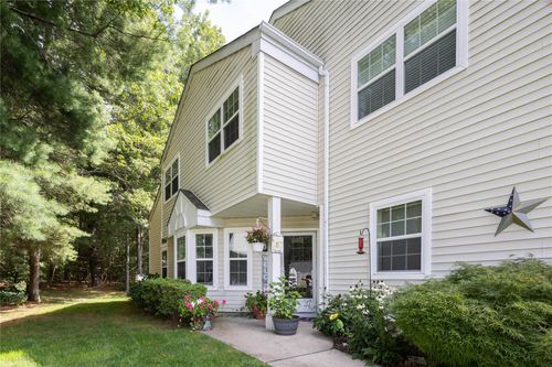 17 Pidgeon Ct, Manorville, NY, 11949-2618 | Card Image
