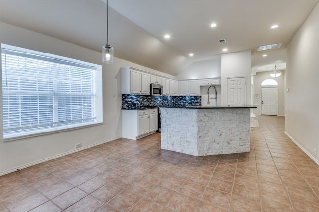 6717 Candlecreek Ln, House other with 4 bedrooms, 2 bathrooms and null parking in Plano TX | Image 14