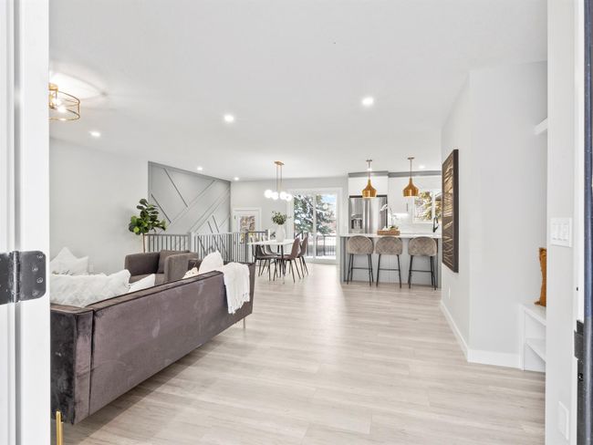 2731 Conrad Dr Nw, House detached with 5 bedrooms, 3 bathrooms and 2 parking in Calgary AB | Image 5