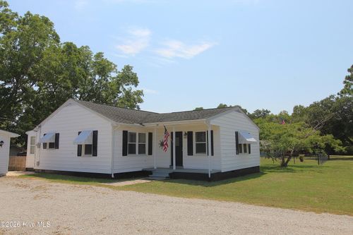 103 Cactus St, Newport, NC, 28570-4524 | Card Image