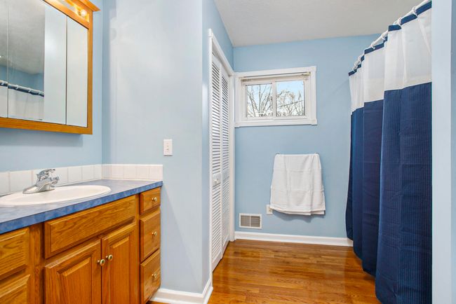 012__90a6321_291 | Image 12