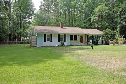 764 Lovers Ln, Mathews, VA, 23109-2207 | Card Image