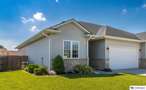 725 Larkspur Dr, Hickman, NE, 68372-9514 | Card Image