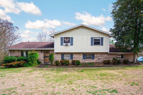 8700 Reba Ln, Hixson, TN, 37343-2329 | Card Image