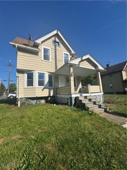 3575 E 105th St, Cleveland, OH, 44105-2458 | Card Image