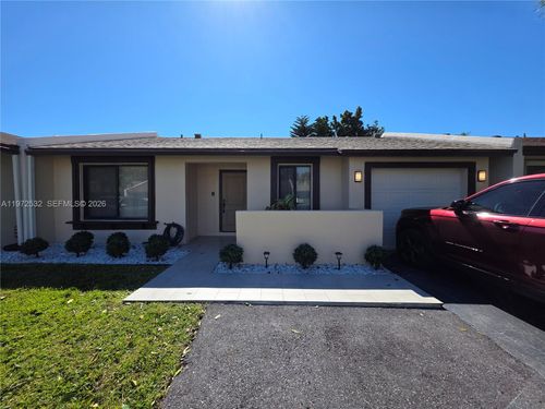 15619 Bottlebrush Cir, Delray Beach, FL, 33484-5501 | Card Image