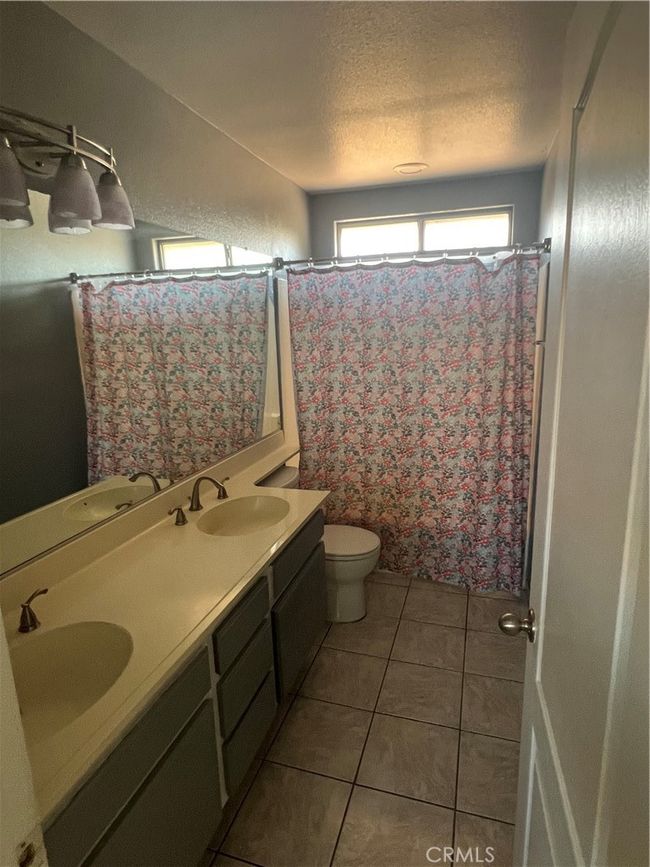 766 Lassen Dr, House other with 5 bedrooms, 3 bathrooms and 5 parking in Corona CA | Image 12