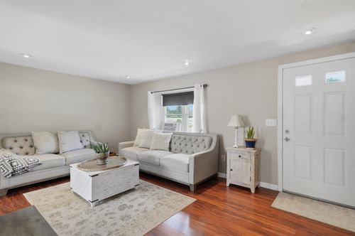 36 Scott Ln, Sandown, NH, 03873-2140 | Card Image